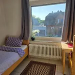 Ein Bequemes In Einer Ruhigen Umgebung Naeher Zentrum Mit Gemeinsam Genutzte Bad Und Kuechengeraete Проживание в семье Клеве
