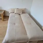 Ein Bequemes In Einer Ruhigen Umgebung Naeher Zentrum Mit Gemeinsam Genutzte Bad Und Kuechengeraete * Клеве
