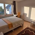 Ein Bequemes In Einer Ruhigen Umgebung Naeher Zentrum Mit Gemeinsam Genutzte Bad Und Kuechengeraete Проживание в семье Клеве