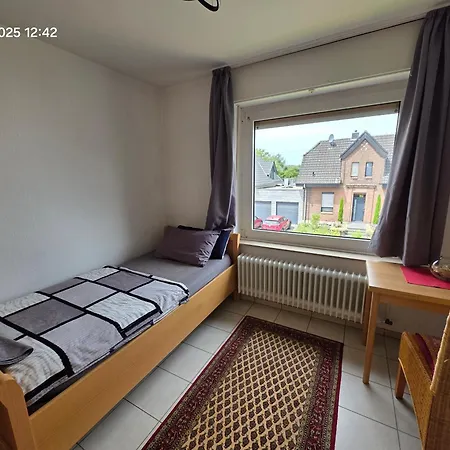 Séjour chez l'habitant Ein Bequemes In Einer Ruhigen Umgebung Naeher Zentrum Mit Gemeinsam Genutzte Bad Und Kuechengeraete Clèves