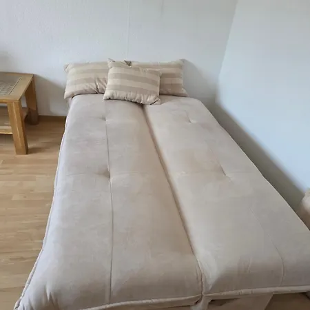 Ein Bequemes In Einer Ruhigen Umgebung Naeher Zentrum Mit Gemeinsam Genutzte Bad Und Kuechengeraete * Clèves