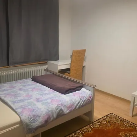 Ein Bequemes In Einer Ruhigen Umgebung Naeher Zentrum Mit Gemeinsam Genutzte Bad Und Kuechengeraete Rum i privatbostad *