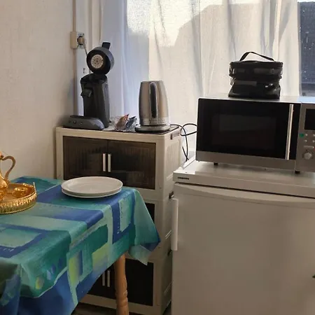 Ein Bequemes In Einer Ruhigen Umgebung Naeher Zentrum Mit Gemeinsam Genutzte Bad Und Kuechengeraete Privat bolig Kleve (Dusseldorf)