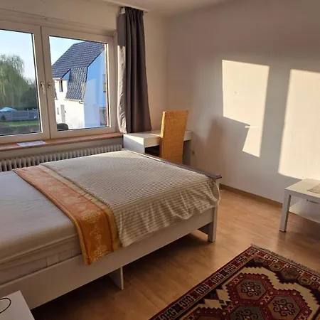 Ein Bequemes In Einer Ruhigen Umgebung Naeher Zentrum Mit Gemeinsam Genutzte Bad Und Kuechengeraete Privat bolig Kleve (Dusseldorf)