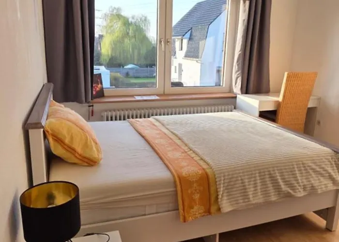 Ein Bequemes In Einer Ruhigen Umgebung Naeher Zentrum Mit Gemeinsam Genutzte Bad Und Kuechengeraete * Kleef